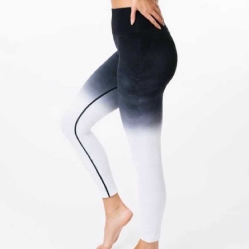 ZYIA Black and White Ombré Performance Hi-Rise 7/8 Leggings Large Activewear